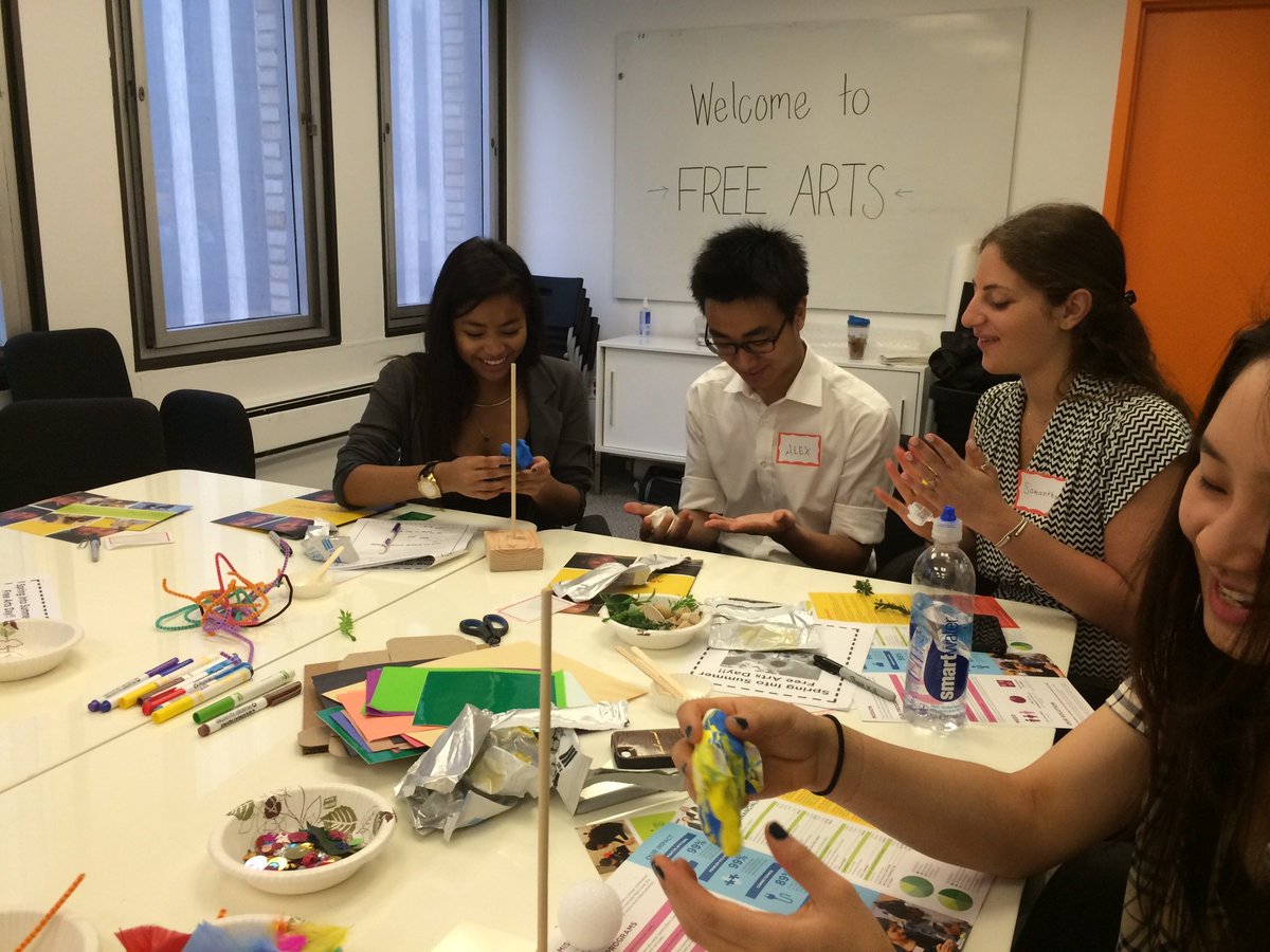 College students looking to work for a dynamic nonprofit arts organization in Des Moines, New Jersey or NYC should apply for the <a href="/Americans4Arts/">Americans for the Arts</a> Diversity in Arts Leadership paid internship program. Due next week - Feb. 13! bit.ly/DIALintern