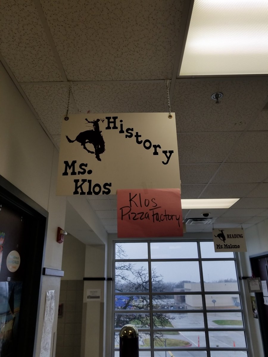 HeatherKlos's tweet photo. Ss experience what life was like in a factory during the Industrial Revolution. #KlosHistoryRocks #RCMSHistory @RCMSCowboys #MakeHistoryRelevant https://t.co/tLnmwKHwW6
