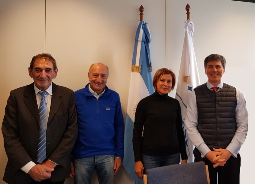 La presidente de @AgenciaADEMI @suzelmisiones fue recibida por el embajador argentino en #Belgica Pablo Grinspun junto al representante del Ministerio del Interior @Luis_Rappoport y el ex secretario fundador de la @FadelRArg José Parra