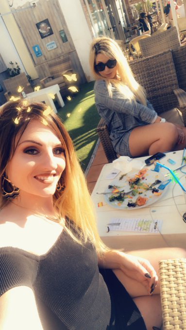 Journ&eacute;e d&eacute;tente avec ma ch&eacute;rie @AndreaDjoly , on vous embrasse fort 😘👌🏼❤️ https://t.co/ABMA86bizf<a class="tags" target="_blank" title="On Twitter" href="/?out=eyJ0eXAiOiJKV1QiLCJhbGciOiJIUzUxMiJ9.eyJpYXQiOjE3MjIwNDE4MDMsImlzcyI6InR3cG9ybnN0YXJzLmNvbSIsIm5iZiI6MTcyMjA0MTgwMywiZXhwIjoxNzUzNTc3ODAzLCJyZWRpcmVjdF91cmwiOiJodHRwczovL3R3aXR0ZXIuY29tL0FuZHJlYURqb2x5In0.eyHDy3x6nlElc41Mp9olm_KRZ26ihCjSpcHeA-STH2R6Qn0I0N1Y3YxjcW_6S7wlzXOCkLLBpaQofdBF9Kowow">@AndreaDjoly</a><a href="/tag/tournage"class="tags"><span>#tournage</span></a>