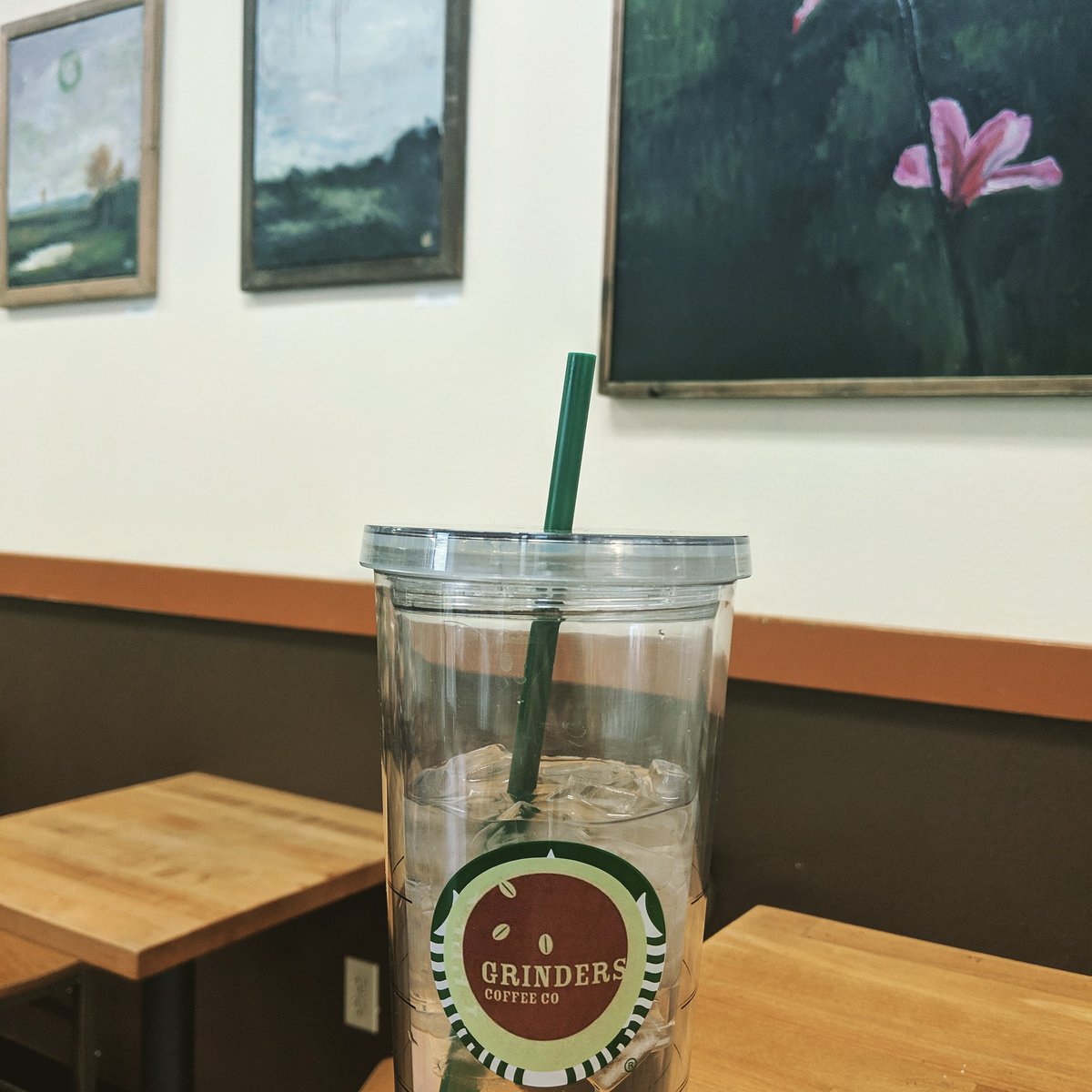 grinderscoffee1's tweet photo. Does your #favorite #reuseablecup not have your favorite #coffeeshops logo? We can fix that! Stop on by to get your cup filled and a #sticker to dress it up! π
#grinderscoffeecophx #sunnyslopescoffee #localisbest #sunnyslopevikings #whyisitcold #hotcoffeetime https://t.co/LyXtk0Sug6