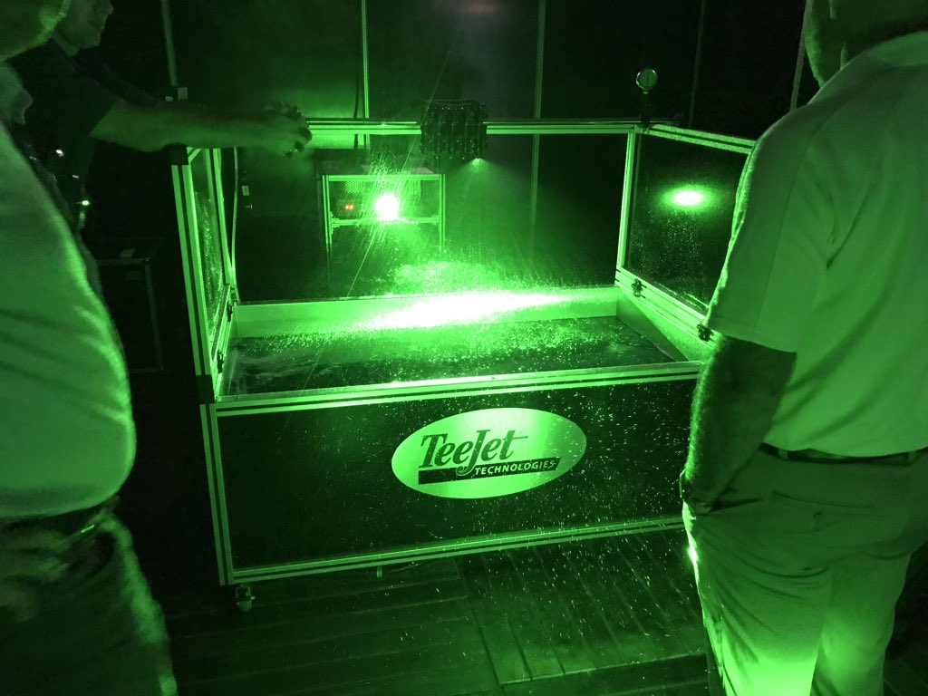 It is day 3 at Rural Show Coopavel for  TeeJet Technologies. Our live laser demo shows why effective drift control matters!