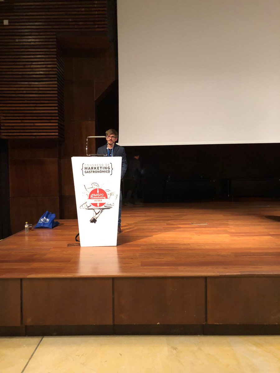 Master NMKUGR (@masterneuromk) on Twitter photo Dos de nuestros alumnos, Alejandro y Alfonso <a href="/bythebrainblog/">bythebrain</a> disfrutaron de <a href="/GastroMkg/">Gastro Marketing</a> el pasado lunes, y fueron invitados a subir al escenario para hablar de temas de actualidad en #Neuromarketing. ;) Dos de nuestros alumnos, Alejandro y Alfonso <a href="/bythebrainblog/">bythebrain</a> disfrutaron de <a href="/GastroMkg/">Gastro Marketing</a> el pasado lunes, y fueron invitados a subir al escenario para hablar de temas de actualidad en #Neuromarketing. ;)