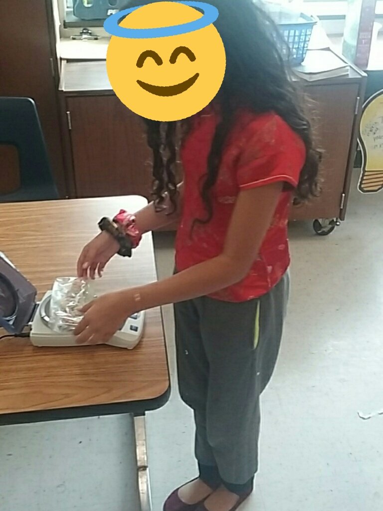 SciCoachOv's tweet photo. @cheri_turman Ss @MooreMagnetES compare the weight of object to the sum of the weight of its parts with @LuckyCharms #ScienceIsMagicallyDelicious #Sci5P22 #HappySciCoach https://t.co/LyK6e2xEmq