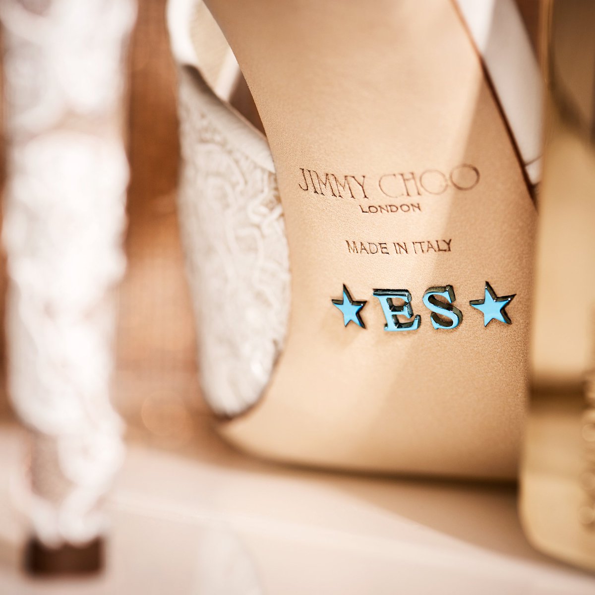 jimmychoo's tweet image. Personalise your Jimmy Choos with our bespoke Made to Order service for a truly unique result. Available now at JimmyChoo.com.
bit.ly/_CHOO_MTO