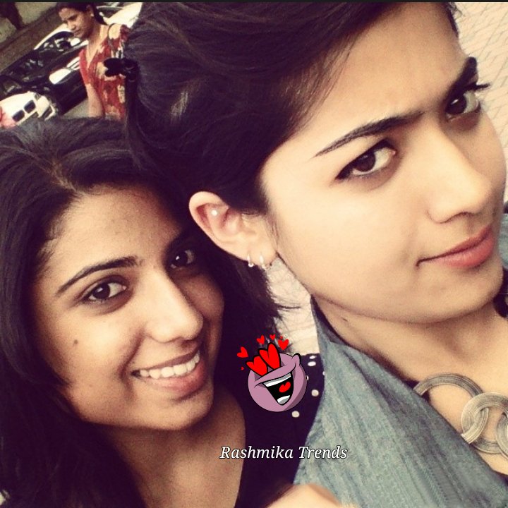 RashmikaTrends's tweet photo. Its Selfie Time 😍
#Throwback @iamRashmika mam 
Can't stop staring at those ocean eyes ❤❤ 
#RashmikaMandanna #Beauty https://t.co/juuyQkCZIG