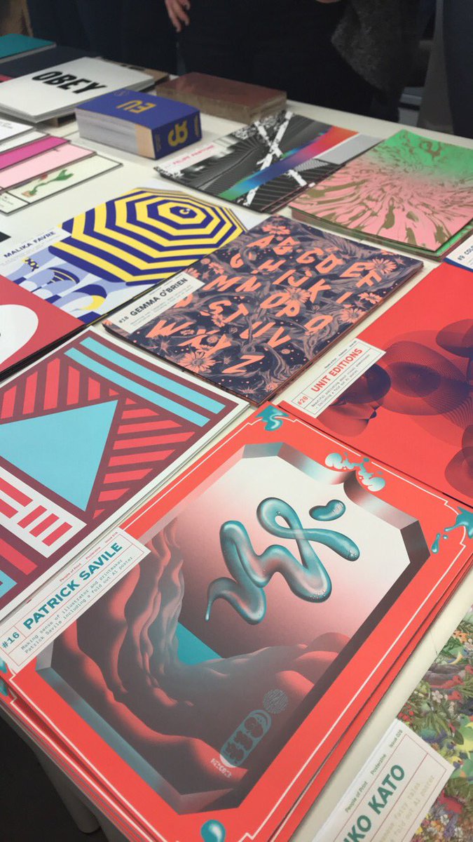 Talishamdesign's tweet photo. Paper weight, colour, gradient, gloss, emboss, foil... so many things to think about when printing. Happy to have been given the chance to talk more about this with Andrew from @PressisionLtd 
#covuni #graphicdesign https://t.co/3mw6kNwVrV