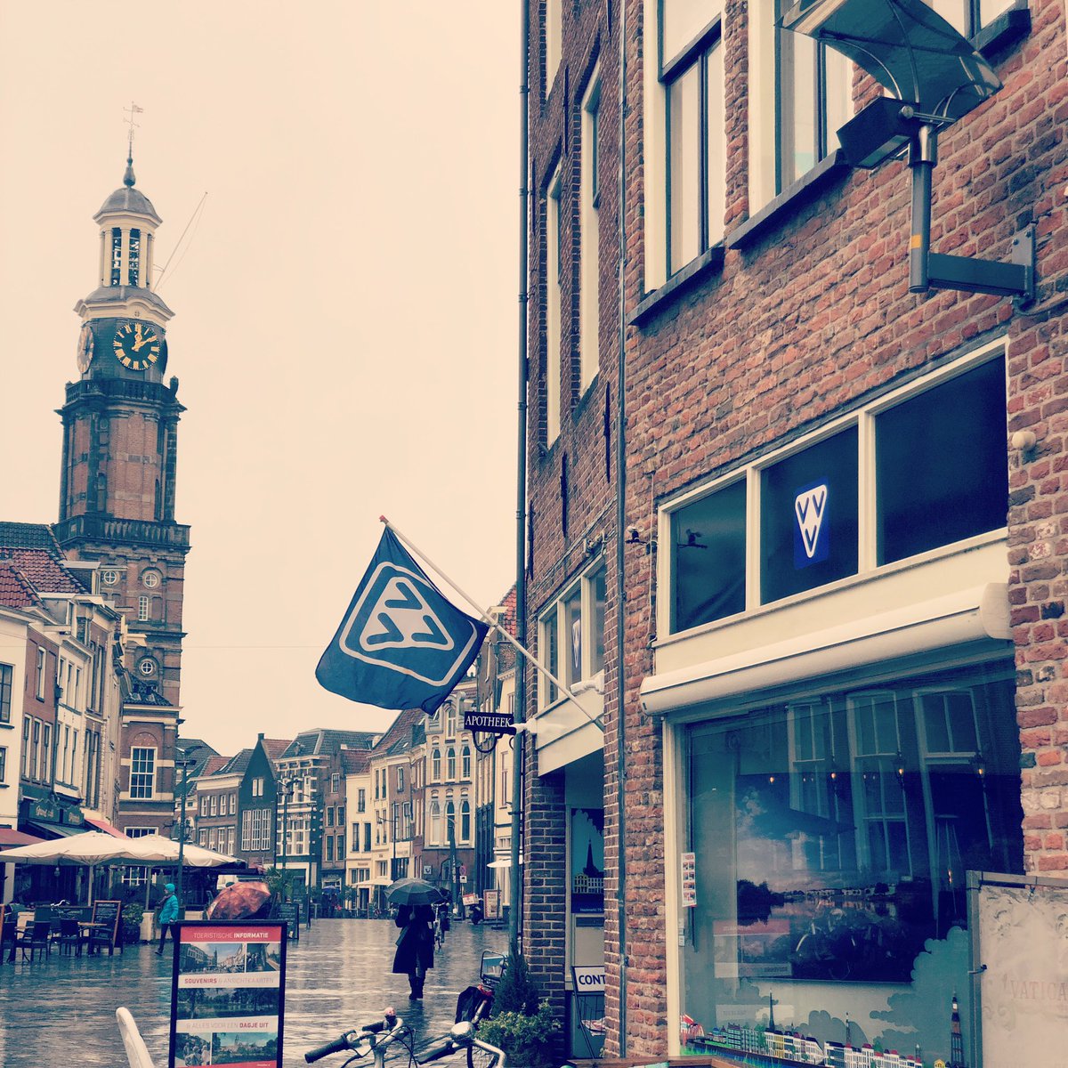 MindnoteNL's tweet photo. A.s. zondag 14:30, 16:00 en 17:30  met @8erHOOKED en pedalsteel gitarist Ellio Martina een speciaal semi akoestisch Southern Rock arrangement van de EP Around the Corner @ VVV Zutphen tijdens @gluren 🔥

Verder nummers van Little Feat, John Mayer, the Beatles en Black Crowes. https://t.co/PycXm4NaR9