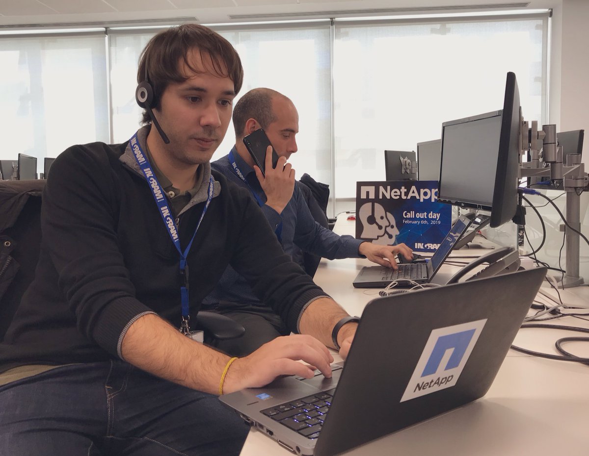 Chelo_IMES's tweet photo. #CODwithpartners @NetApp_es en @IngramMicroES no paran ni un minuto! @FlexPod #FlexPod https://t.co/3lPFiNofMu