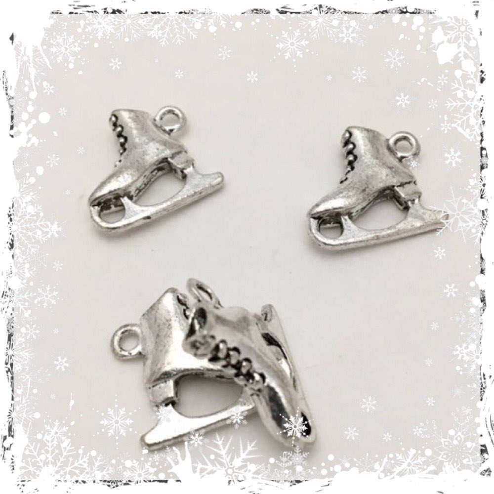 TheBeadStore's tweet photo. Freezing rain 🌧 here today. Skate safely!

#winter #freezing #rain #ice #skate #charm #etsyshop #jewelrydesign #jewelrymaking https://t.co/5RvwZfDgfi