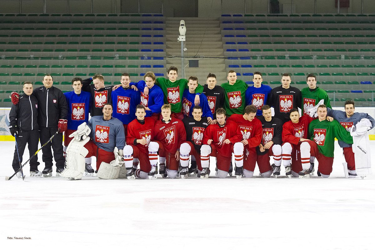 Hokejowa Kadra Polski U18 trenuje w Sanoku. Przed młodymi hokeistami mecze z rówieśnikami z Ukrainy, które zostaną rozegrane w Kijowie 8-9 lutego #Sanok #hokej