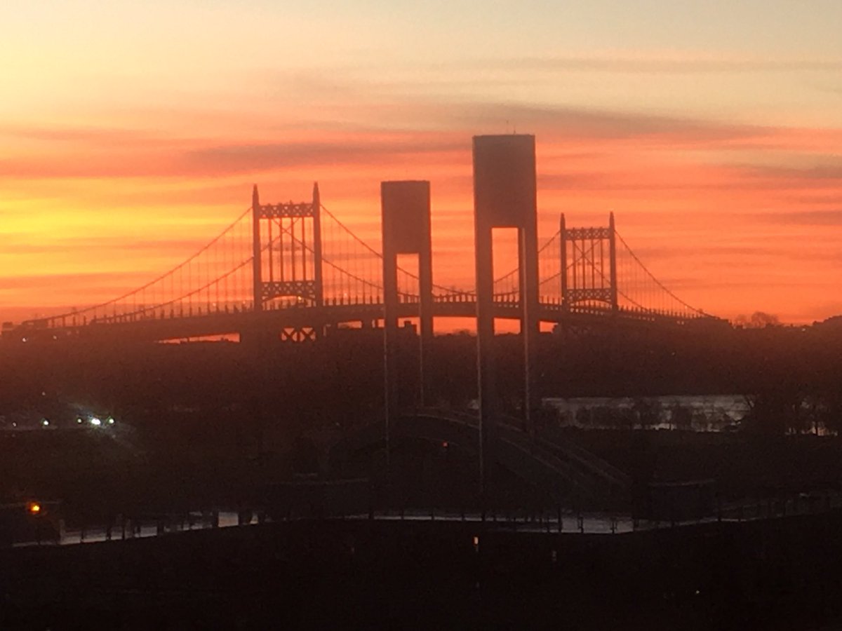 johnsemlak's tweet image. Good morning from New York. Доброе утро из Нью-Йорка!

#доброеутра #ньюйорк #goodmorning #NewYork #sunrise #восход