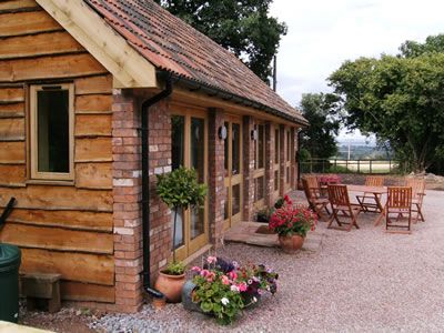 TheHolidayCots's tweet photo. Blue Door Cottages offer #petfriendly accommodation in the quaint #Somerset village of #Sherwood. Between them the #cottages can easily sleep up to 12 people, ideal for groups &amp; large families.

📍Somerset 
https://t.co/idBjPbCDDE

#VisitSomerset #HolidayCottages #Staycation https://t.co/3UkYcLlrC4