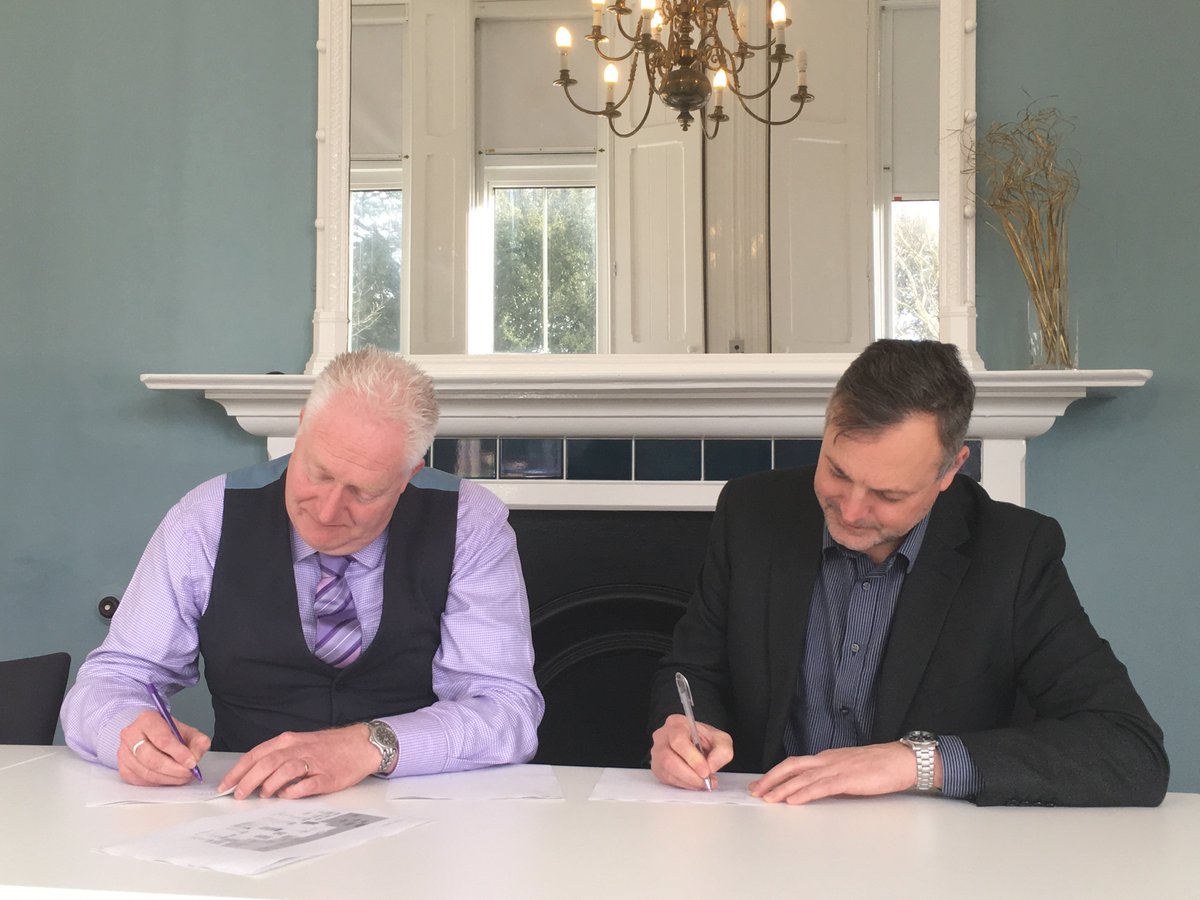 A great day for the StARR project today. Ben Johnstone <a href="/Ben_J71/">Ben Johnstone</a> our Flood &amp; Coastal Risk Manager and Peter Marsh, Service Director for Environment <a href="/cornwallcouncil/">@cornwallcouncil</a> signing the Memorandum of Understanding. The project will help to reduce flood risk in #Par and #StBlazey.