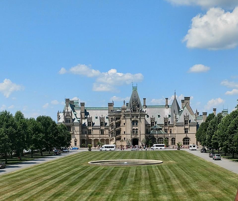 simplybrieeblog's tweet image. Romantic getaway to Biltmore Estate 😍. Have you subsribed to Simply Briee yet? #blog #blogtribe #newsletter - mailchi.mp/689c64036d6b/r…