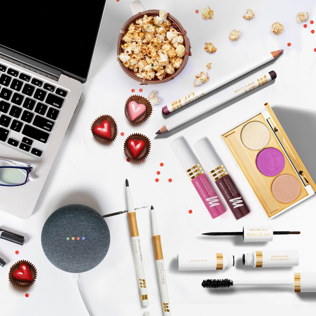 MyGlamm's tweet photo. Date Night: Netflix n Chill 💻 💋
What movie are you going to "watch"?😜
Tell us below! 👇🏽
.
https://t.co/Kju0NKsXTW
.
#MyGlamm #MyGlammCosmetics #MyGlammMakeup #Makeup #Beauty #CrueltyFreeMakeup #VeganBeauty #LITAF #LIT #TestedOnSid #LITCollection #SidharthMalhotra https://t.co/Eo2XvaIykd