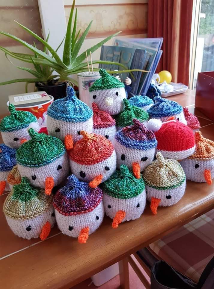 TheSmileClubUK's tweet photo. lovely feedback GG/3 Para. They loved the Xmas shoeboxes, after devouring the contents they donated the knitted novelty items to the Afghani children who loved them. thanks to all that donated &amp; our knitters making boxes unique and putting smiles on kids faces in the process 😍 https://t.co/Cke8ENTYpm