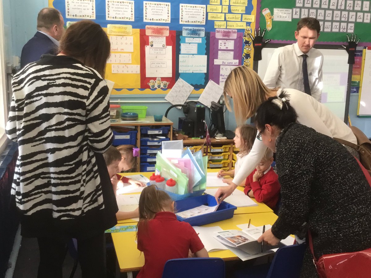 Delegates at our @SSATPrimary Innovation and Impact day @lea_forest_aet are keen to look at and discuss learning with the children