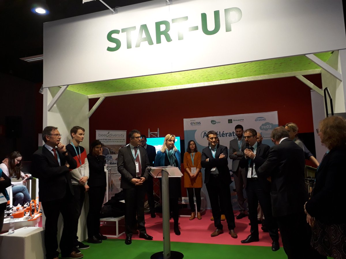 enedis_hdf's tweet photo. [#EnDirect] des #Rev3Days : Lancement des accélérateurs @Rev3 avec @PhVasseur et @ThierryPages. Accompagner les #startups locales dans leur développement et créer un réseau avec une véritable dynamique régionale! 
#TransitionEnergetique https://t.co/8g5ffTfAn2