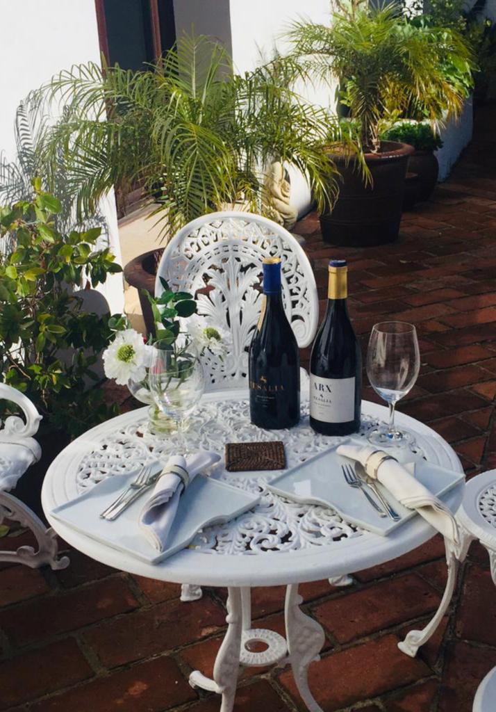 🇪🇸 Un buen vino se disfruta más en compañía. #FelizDíaDeLaAmistad 👫👭👬🍷

🇬🇧 A great wine is even more enjoyable in good company #HappyFriendshipDay 👫👭👬🍷

bodegatesalia.com