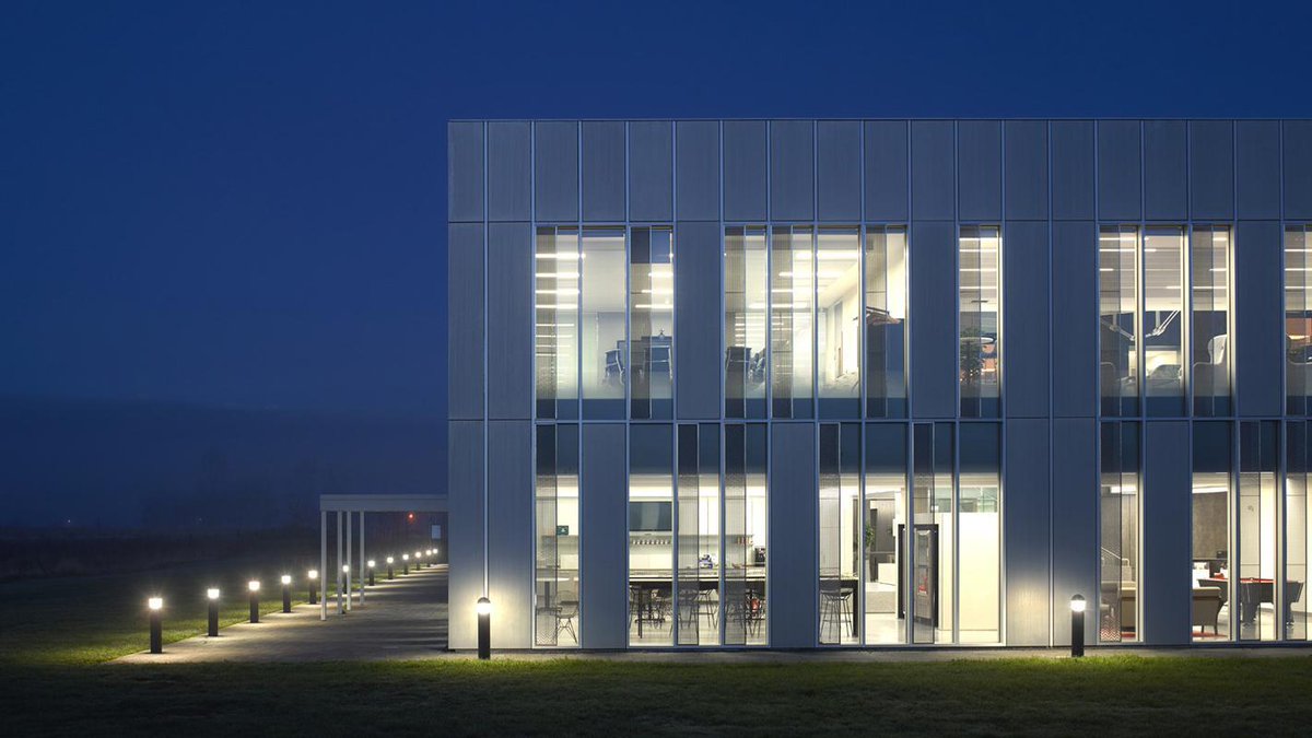 ArchitectsJrnal's tweet photo. FaulknerBrowns has completed this porcelain tile-clad office in County Durham https://t.co/jmbILGjy3E https://t.co/MmOzG3mctN