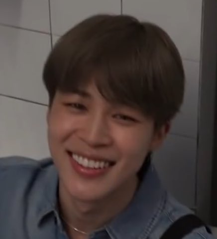 ohgabjjagii's tweet photo. 네모난..곳에 들어가는 것은.. 고양이의 본능인거슬... 일단 몸 집어넣구 냥냥거리면서 양해구하는거시..개 사랑스럽따.... 울 고양인 하고시픈대루 해두대^^ https://t.co/ObbqWpkSEO