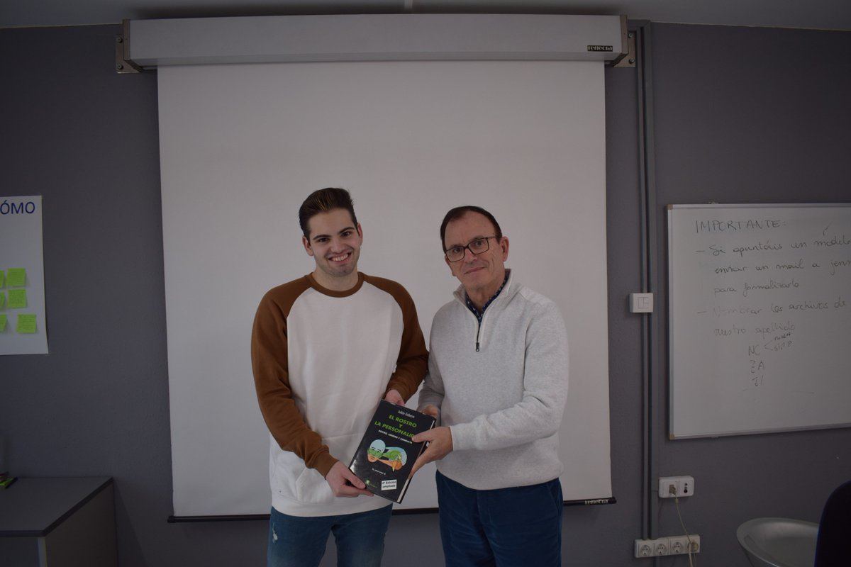 psicofacial's tweet photo. Ayer nos visitó Fran Huertas, ganador del #SORTEOLIBROPSICOLOGIAFACIAL Si eres psicólogo o psicoterapeuta, apúntate a nuestra formación y aporta valor a tu carrera profesional. Aprenderás con el máximo exponente en la materia y su equipo docente  https://t.co/smxnWFHUlo https://t.co/KzeqgCp8L0