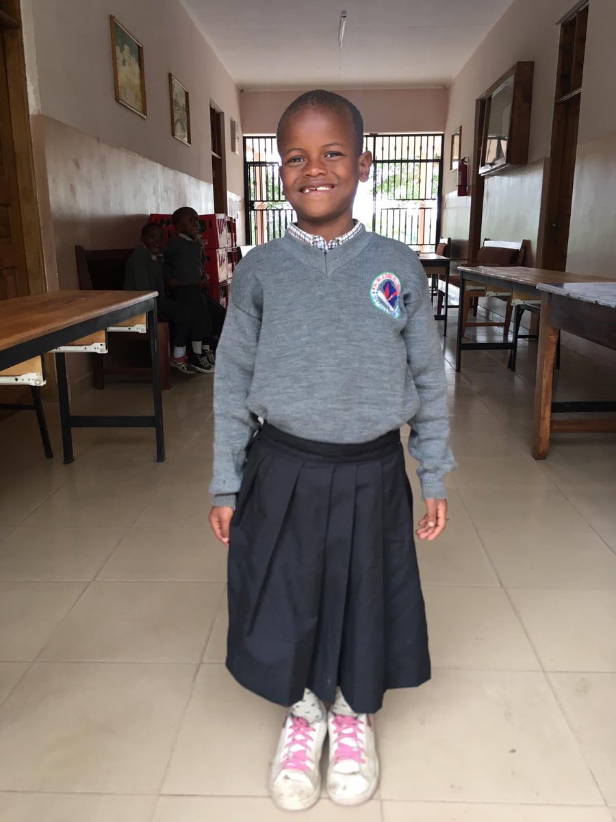 fcomunav's tweet photo. La comida de hoy colabora con el proyecto @BARABAIKI. Los beneficios irán destinados al apadrinamiento de la Escuela San Francisco de Sales en Maji, Tanzania. El año pasado con lo recaudado, pudimos apadrinar a Felista, una niña que fue al cole por primera vez con 7 años. https://t.co/Ik85YxDs47