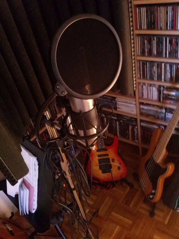 sebastjanbartol's tweet image. Somewhere in between! #recordingsession #muiscproduction #recordingmusic #charvelguitars #eodemicrophone #recordingstudio