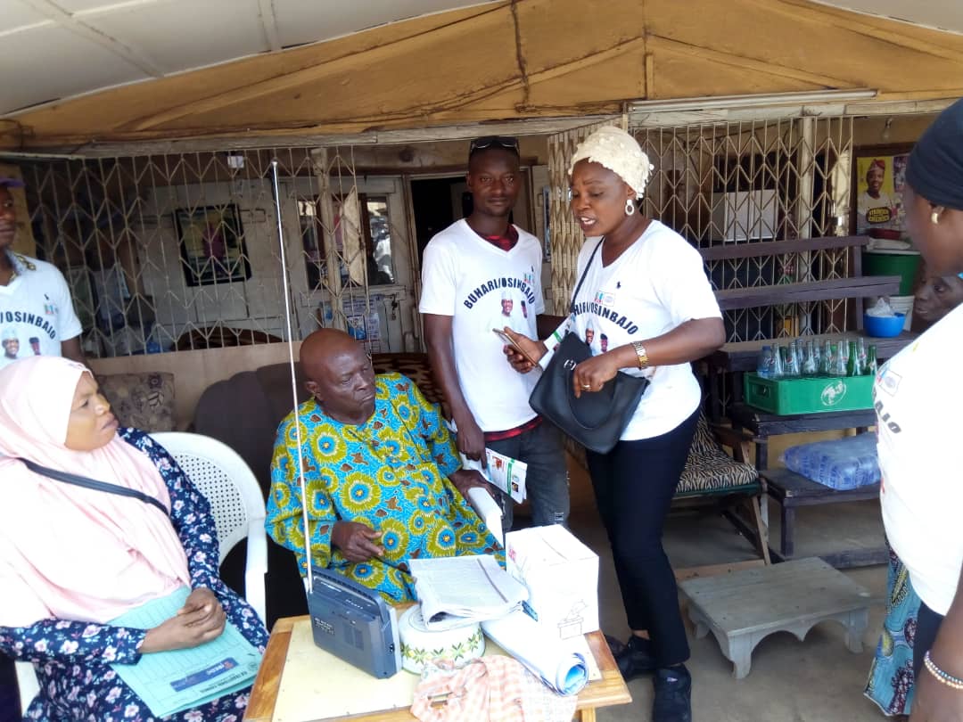 SimpliTyty's tweet photo. Ila, Otan ayegbaju, Eripa, Obaagun and part of Ikirun, today 5th day of February, 2019 road show. nextlevel pmb/pyo @IleowoKikiowo @ProfOsinbajo @MBuhari #TruthBeToldNG #GetOutTheNumbers https://t.co/FBF0wL2K4D