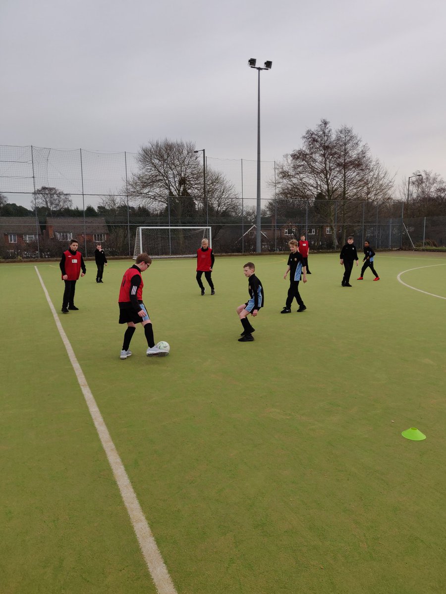 StreetlyPE's tweet photo. Y8 having been working on playing passes in triangles in Futsal today. #BarcaStyle #StreetlySED https://t.co/9uVuPUFPVC
