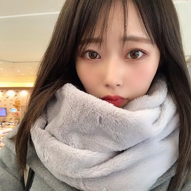 ট ইট র ゆいこ こないだの撮影 向かうとき 髪の毛 すっとーん この日のカバン 6 5kg あった びっくらぽん スヌード マフラー ストレートヘア シースルーバング 困り眉 猫目 むむむ