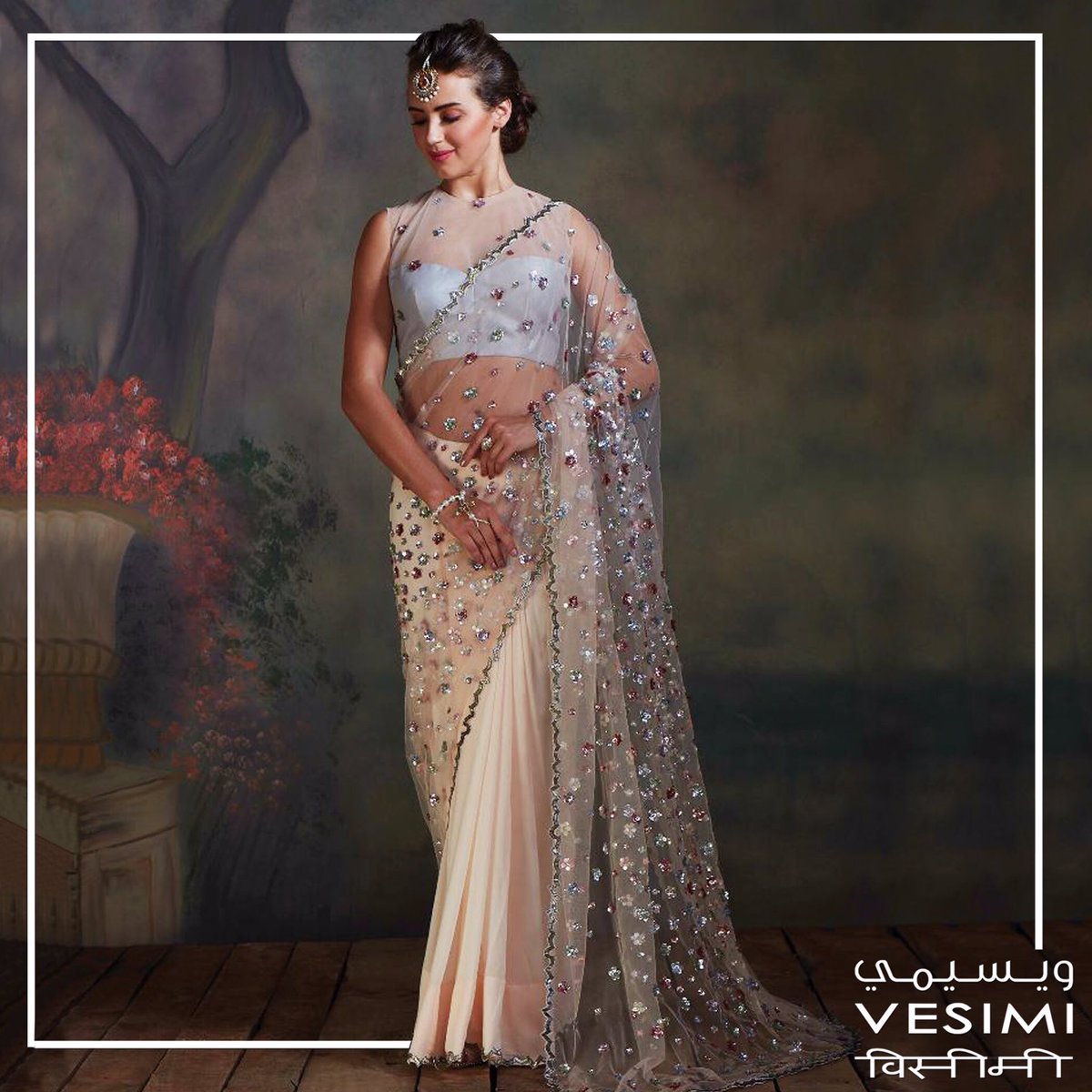 _VESIMI's tweet photo. Elegance does not consist in putting on a new dress...
.
.
.
#soshaibysofi at @vesimi #designerscollection #womensfashion #womenswear #fashionlovers #fashion #girl #dress #indian #instastyle #dubai #vesimi https://t.co/S0h60BxLL0