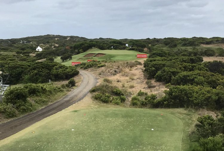 DPWorldTour's tweet photo. 7th hole this week β³
104 yards. Small elevated green. Wind off the right.
What are you hitting? https://t.co/O32lHlb5U2