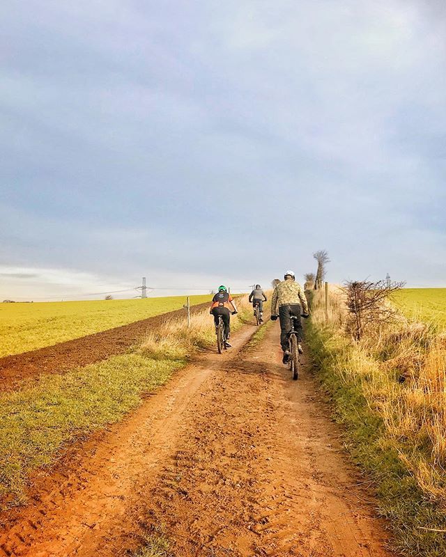 Joolzephoto's tweet photo. Cake ride for @philswoodturning birthday #daylight #warm #muddy #alluphill #cakeride #wintertrails #mudlegs #beatsridingindoors #socialriding #ridingwithmates #slidingwithmates #wotnogrip #newtrails #clarty https://t.co/UDS9TPMxvK https://t.co/3AoEiPDNUD