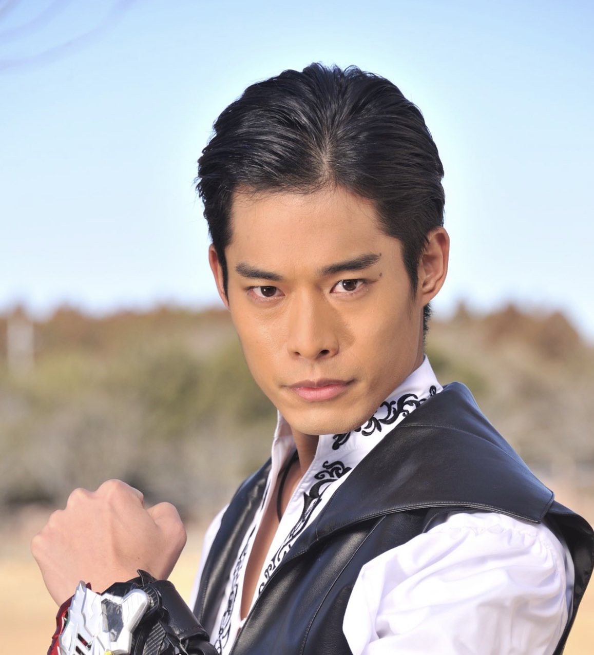 岸田タツヤ【騎士竜戦隊リュウソウジャー】リュウソウブラック バンバ ぬいぐるみ リュウソウブラック／バンバ｜キャラクター｜騎士竜戦隊リュウ