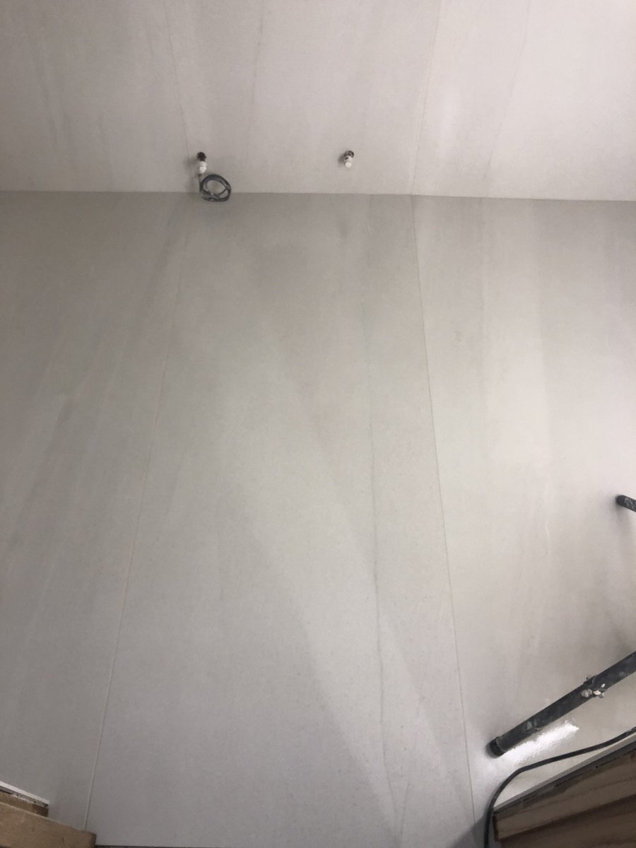 sage_sastiling's tweet photo. Large format ensuite finished, 3000x1000x6mm porcelain. Window and niche mitred and resined. #art #craftsmanship #floortiling #lovetiles #luxury #passion #tile #tileart #tilelove #tilers #tilepassion #tilework #trend #trending #walltiling #uk #tiles #largeformat #mitred #resin https://t.co/QvQp0UgiL6
