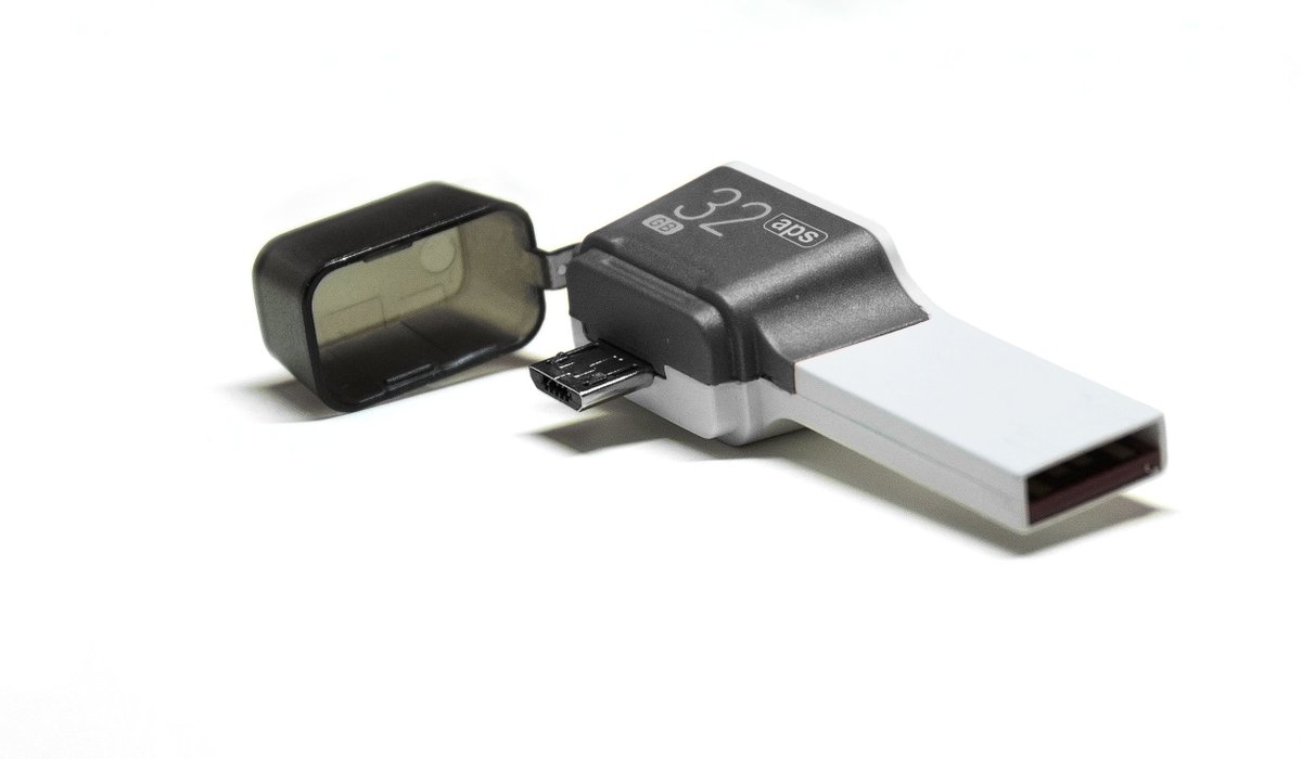 APScard tweet media