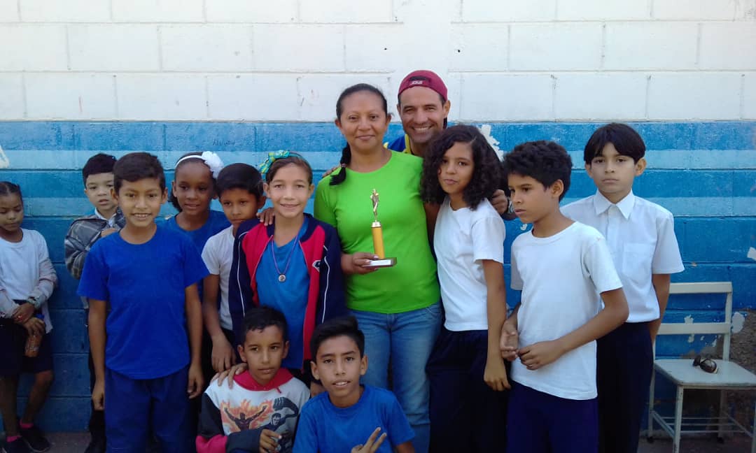 CircuitoCFC's tweet photo. Juegos deportivo de Kickingball en la Escuela Estadal Pedro Gual #GrupoEstableDeportivo @FUNDELA_LARA https://t.co/FcEJD440Kq