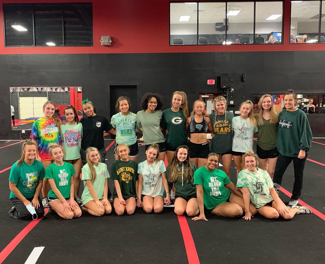 GT_Diamonds's tweet photo. Sending our love and prayers to Cheer Force Infinity! #gogreen #CFinfinity https://t.co/9tYD1mGrCV