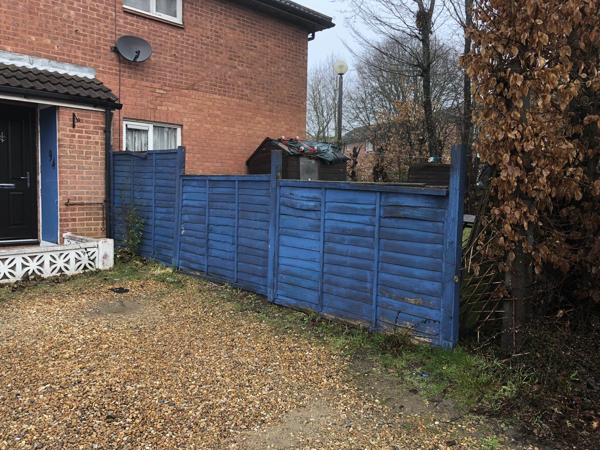 MaslinJonesLtd's tweet photo. Out with the blue and in with the new this morning! #Maslinjones
#MiltonKeynes
#fencing
#fence
#fencer
#timber
#wood
#closedboardfencing
#transformation
01908 483565
07715634822
Info@maslinjones.co.uk
https://t.co/vvxBzE6pvz https://t.co/mvI2MV3Uxi