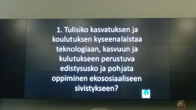 Ympäristöministeriössä menossa #Agenda2030 ja #ympäristökasvatus seminaari. Okka-säätiön @ErkkaLaininen heitti panelisteille hyvän kysymyksen.