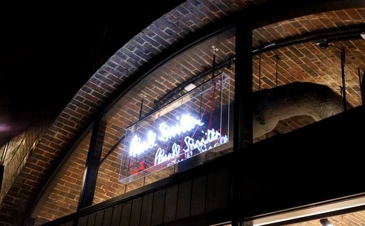 HarrisonsSigns's tweet image. We just love this signage for @PaulSmithDesign  look closely for the coloured cables @CoalDropsYard ow.ly/5zKG30nAwJ7 
#illuminatedSigns #LED #projectingsign #creative #design