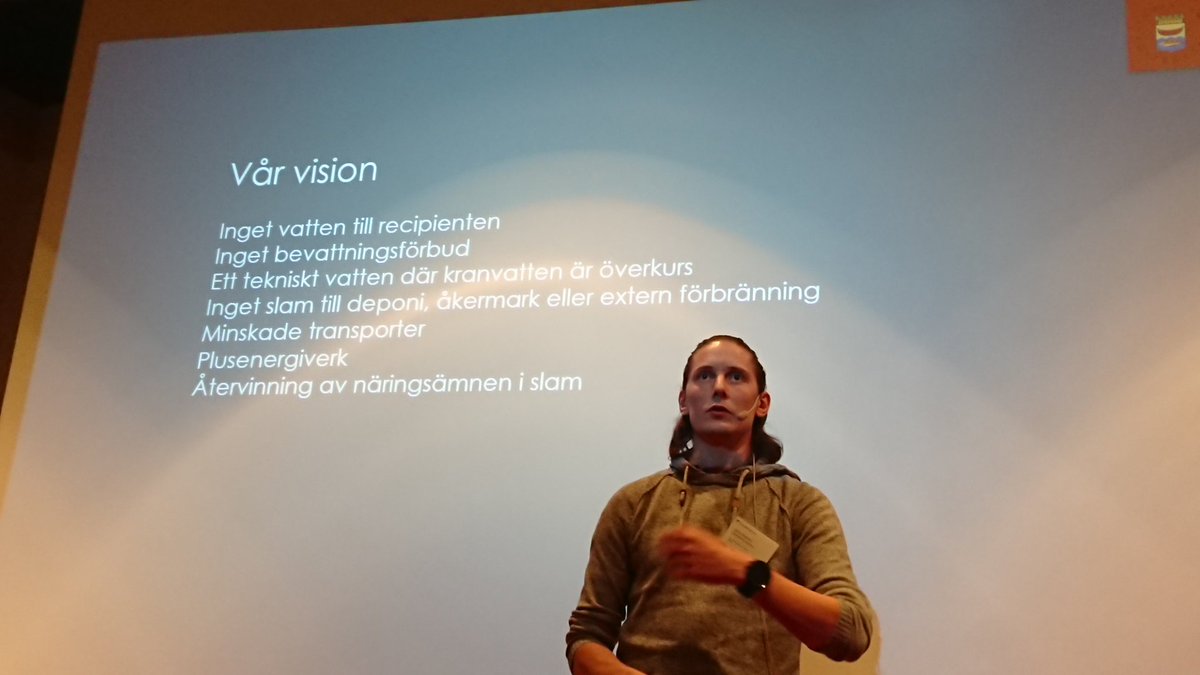AndersFinnson's tweet photo. Nu rullar vi igång årets #NAM19 @SvensktVatten #Nationella #Avlopps- & #miljökonferens med riktigt spännande föredrag https://t.co/SaFh1fGZGX Nu Johan Persson från #Simrishamn @Osterlen
om ny syn på #vatten och #avlopp https://t.co/ppTnCxbfXX