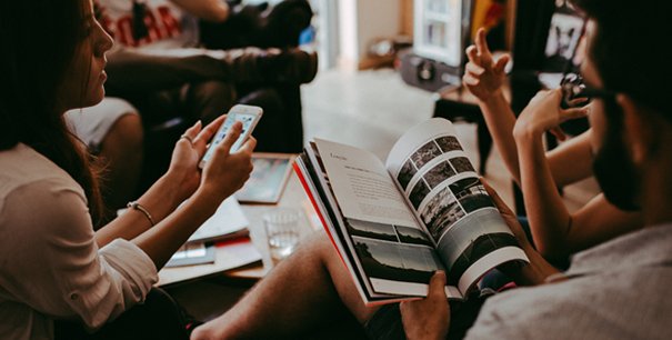 Dock35Marketing's tweet photo. De herrijzing van print; een van de opvallendste contentmarketingtrends van dit jaar.  Vanuit onze ervaring met het opzetten van relatiemagazines, geven wij je hier zes praktijktips. https://t.co/MWHG7Z5KXZ https://t.co/gByaKMyH40