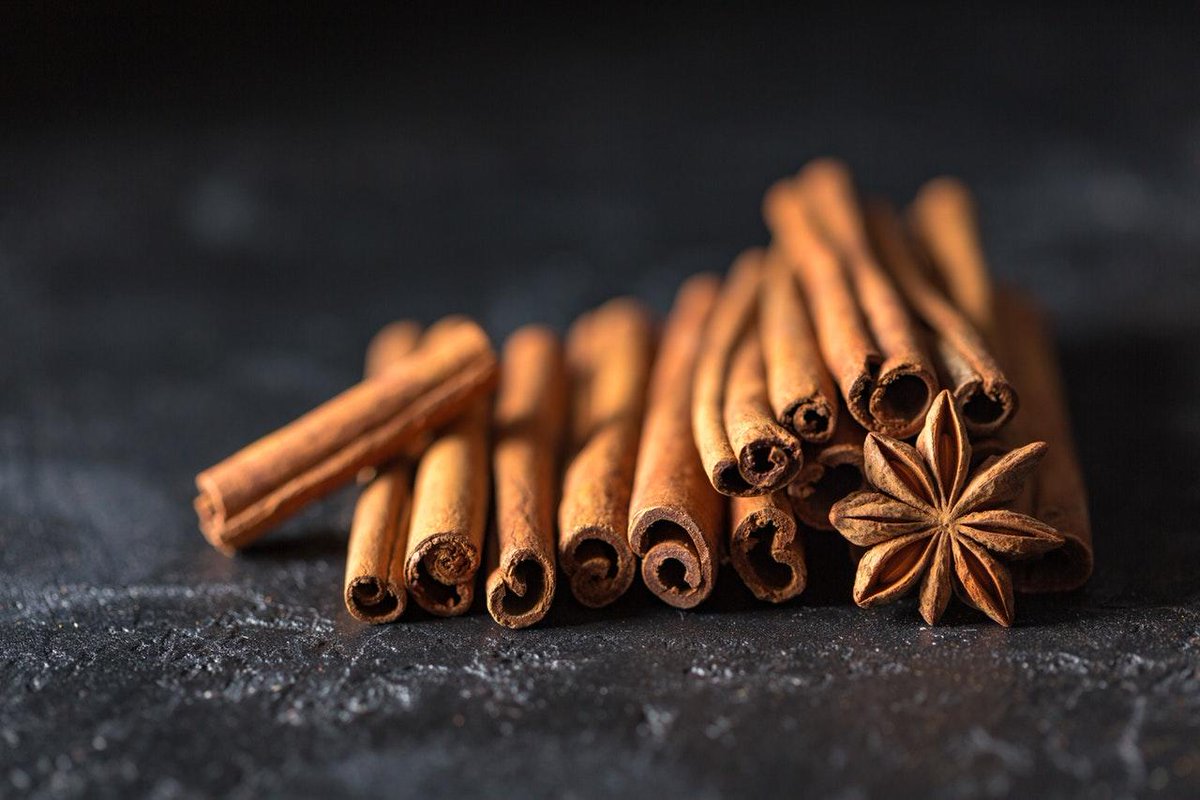 DutchOil's tweet image. Replicate the delicious smell of red hots in your home with this all-natural #DIY cinnamon air freshener recipe from @frugalgirls. #ScentoftheMonth vlsm.io/ukP