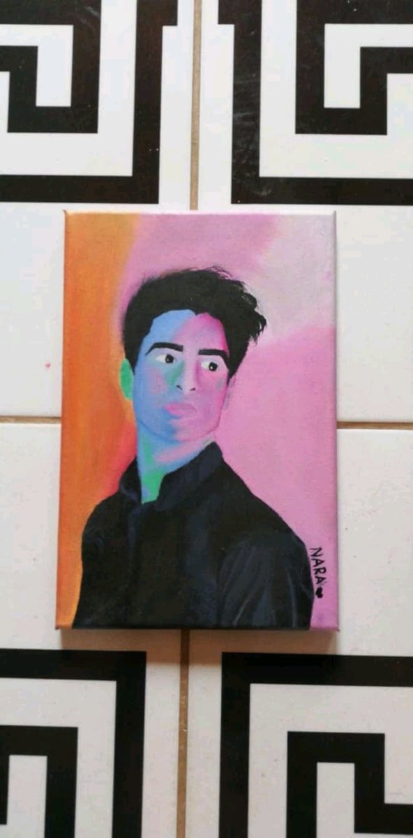 imnievee's tweet photo. Una compa de facu hace pinturas al óleo como pasatiempo y está necesitando ayuda financiera (para la facu, y otra cosas)por lo que está vendiendo su arte y realiza pinturas sobre cualquier pedido. Esas son alguna de ellas, les dejo su número y rt para ayudar xfa.
(0971) 199-898✨ https://t.co/8weugMvZfP