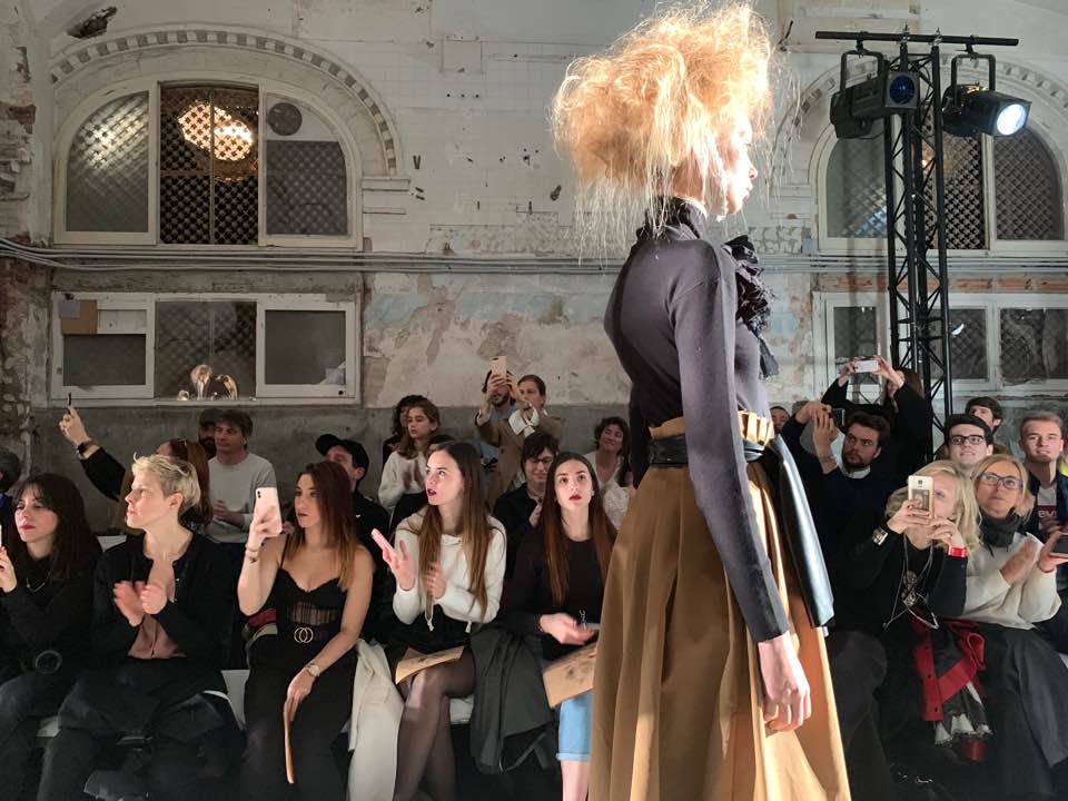 ilovehye's tweet photo. #LittleCreativeFactory #080bcnfashion #Barcelona
쇼보고 왔다. 춤과 팬션쇼가 어울어진 멋진 시간을 보내서 종일 설렌다. 멋진 새해 첫날🌸 https://t.co/oJXM4Nzhww