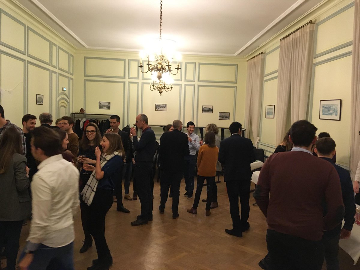 assoempir's tweet photo. Vendredi dernier se déroulait la remise des diplômes de la promotion 2017-2018 du Master IMEPP. Merci à tous les participants, à Yann Le Meur (parrain de la promotion) et félicitations aux diplômés ! #diplômés #Rennes1 #IMEPP @EcoRennes1 https://t.co/72P1y4MSlQ