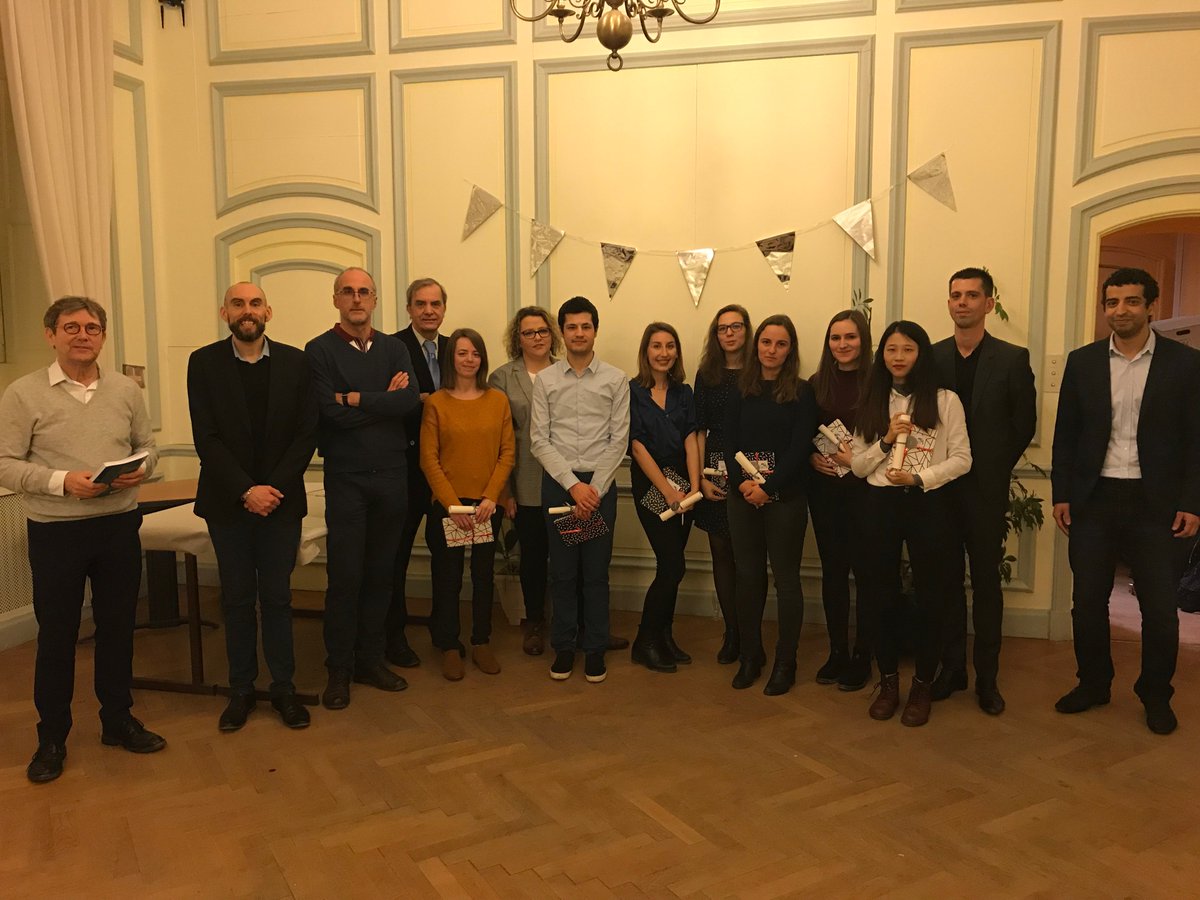 assoempir's tweet photo. Vendredi dernier se déroulait la remise des diplômes de la promotion 2017-2018 du Master IMEPP. Merci à tous les participants, à Yann Le Meur (parrain de la promotion) et félicitations aux diplômés ! #diplômés #Rennes1 #IMEPP @EcoRennes1 https://t.co/72P1y4MSlQ